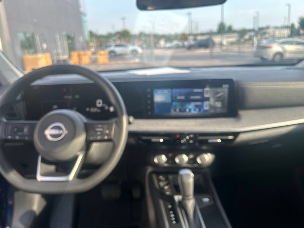 Certified 2025 Nissan Kicks SV FWD image 22