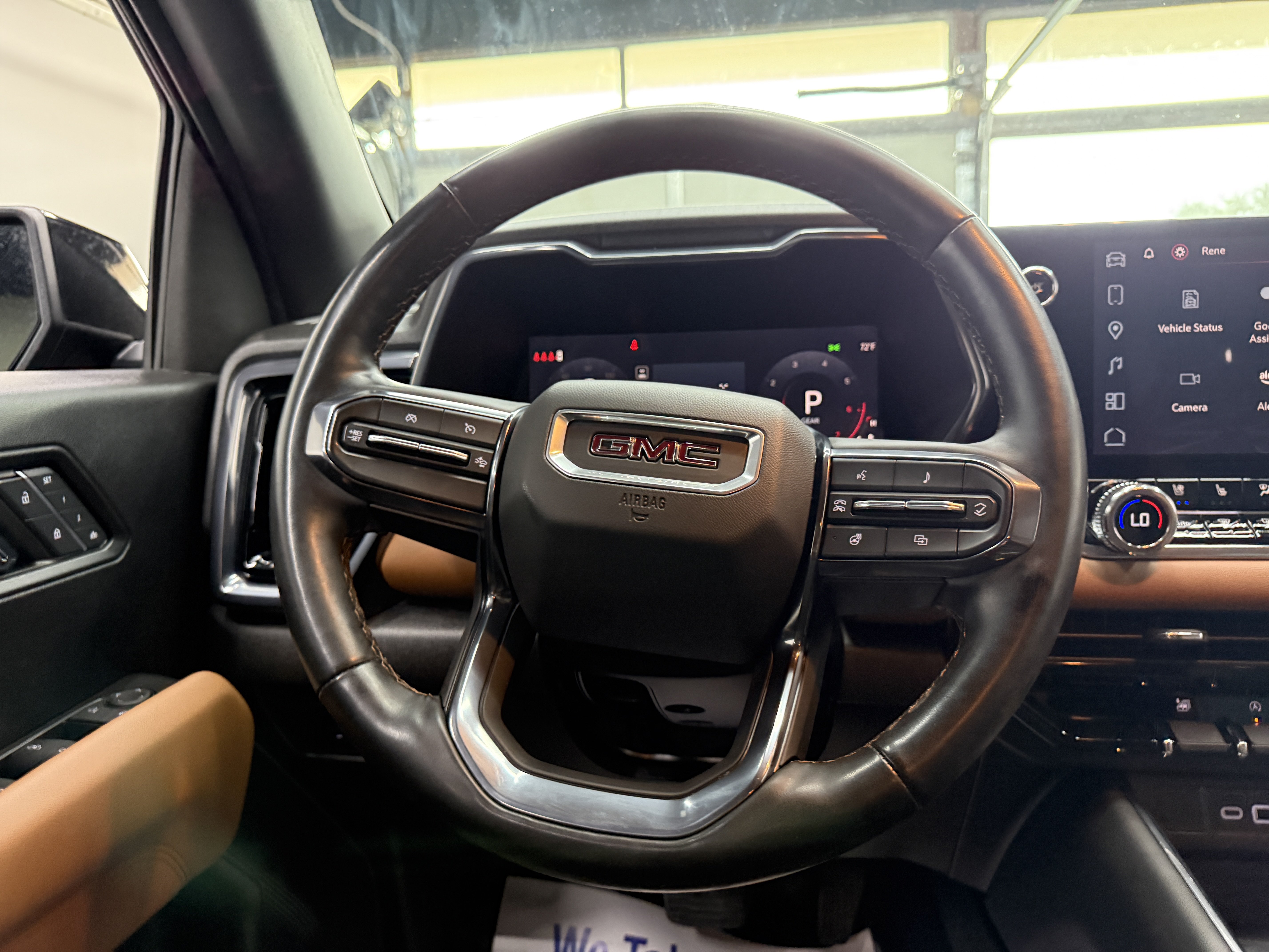 Used 2024 GMC Canyon AT4 w/ AT4 Premium Package AWD/4WD image 9