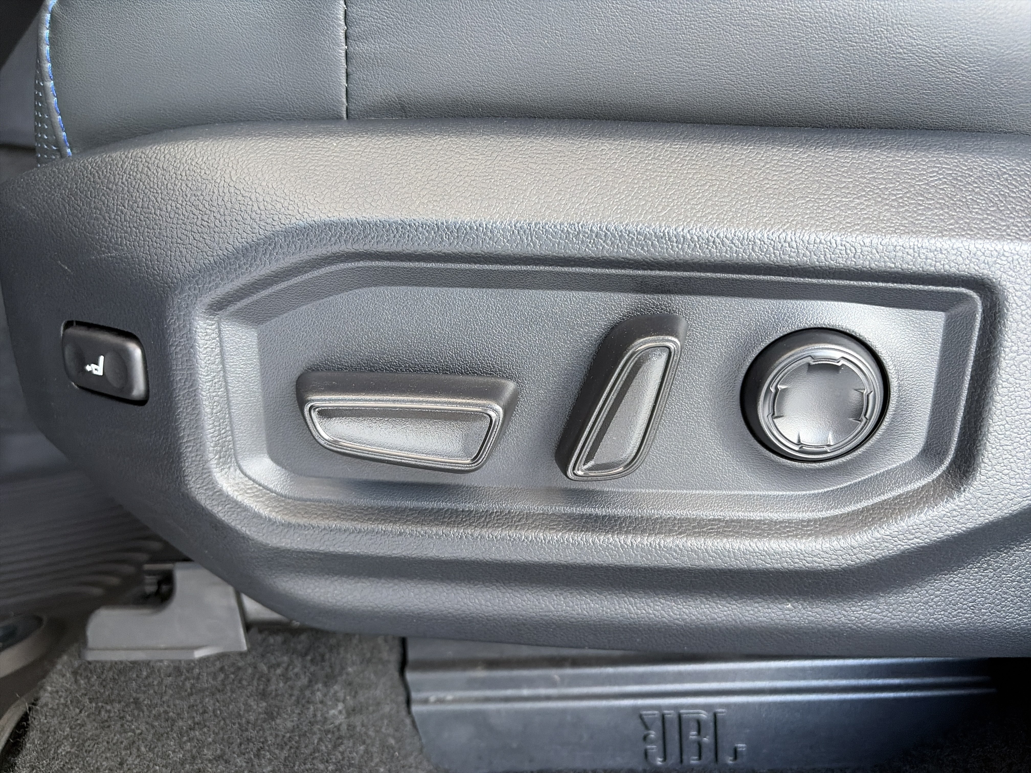 Used 2024 Toyota Sequoia Platinum AWD/4WD image 20