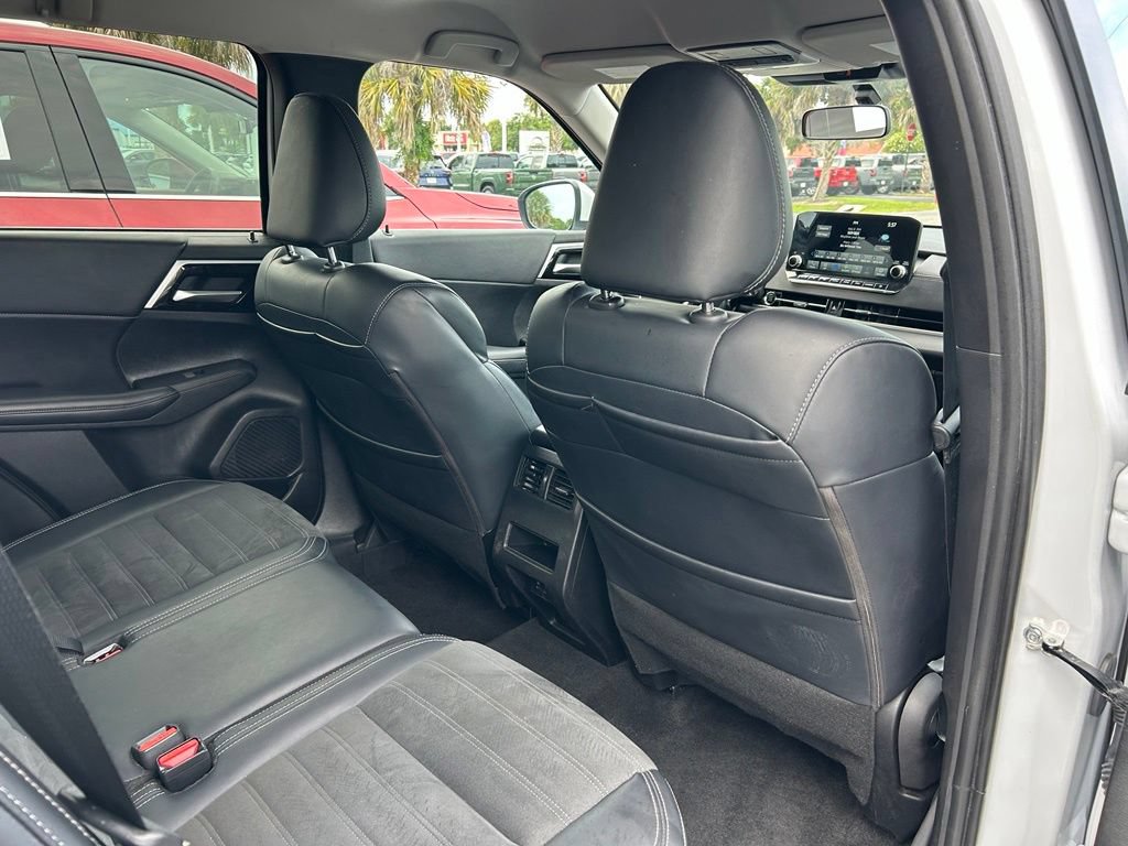 Used 2024 Mitsubishi Outlander SE AWD/4WD image 44