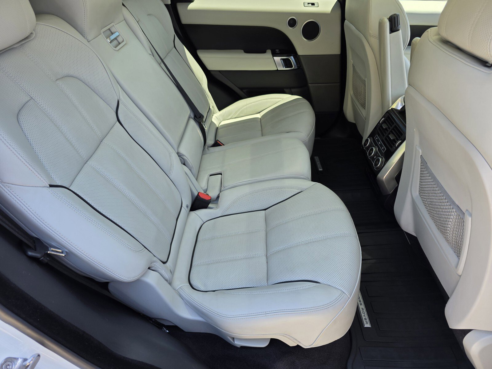 Used 2016 Land Rover Range Rover Sport Supercharged AWD/4WD image 5