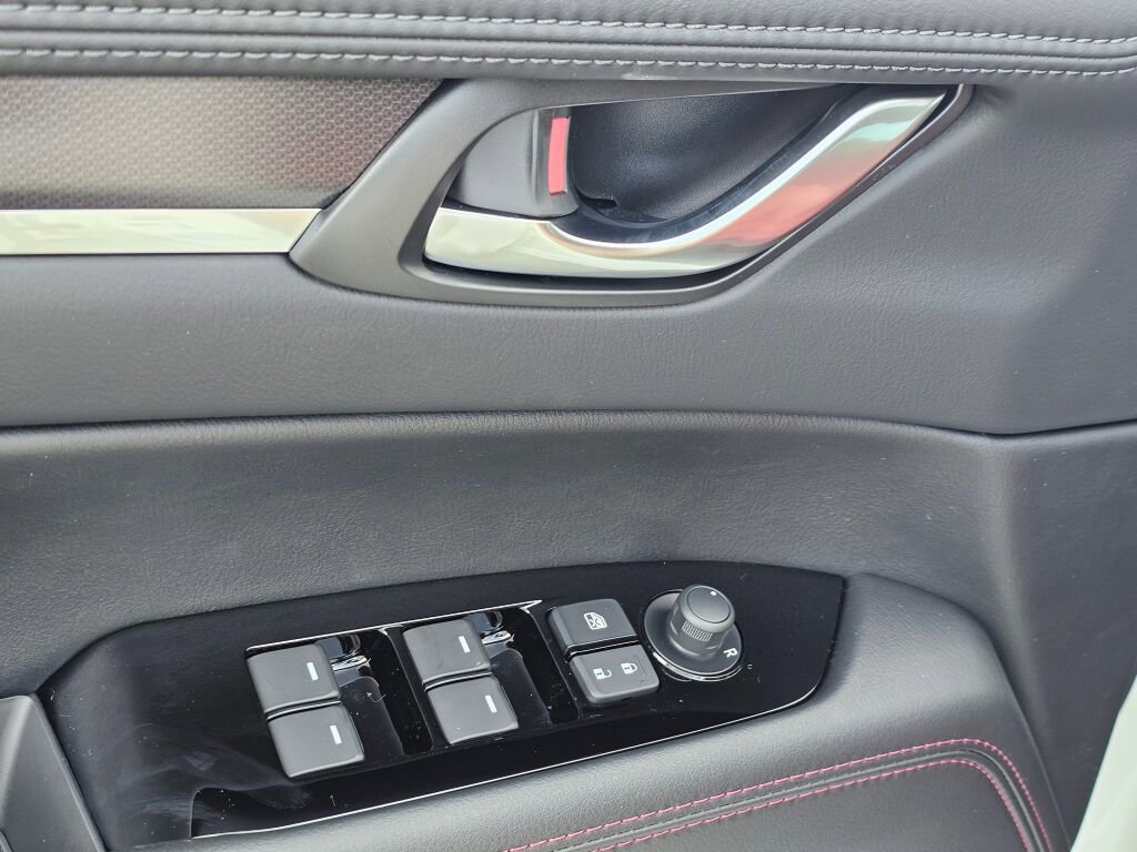 New 2025 MAZDA CX-5 Carbon Edition image 33