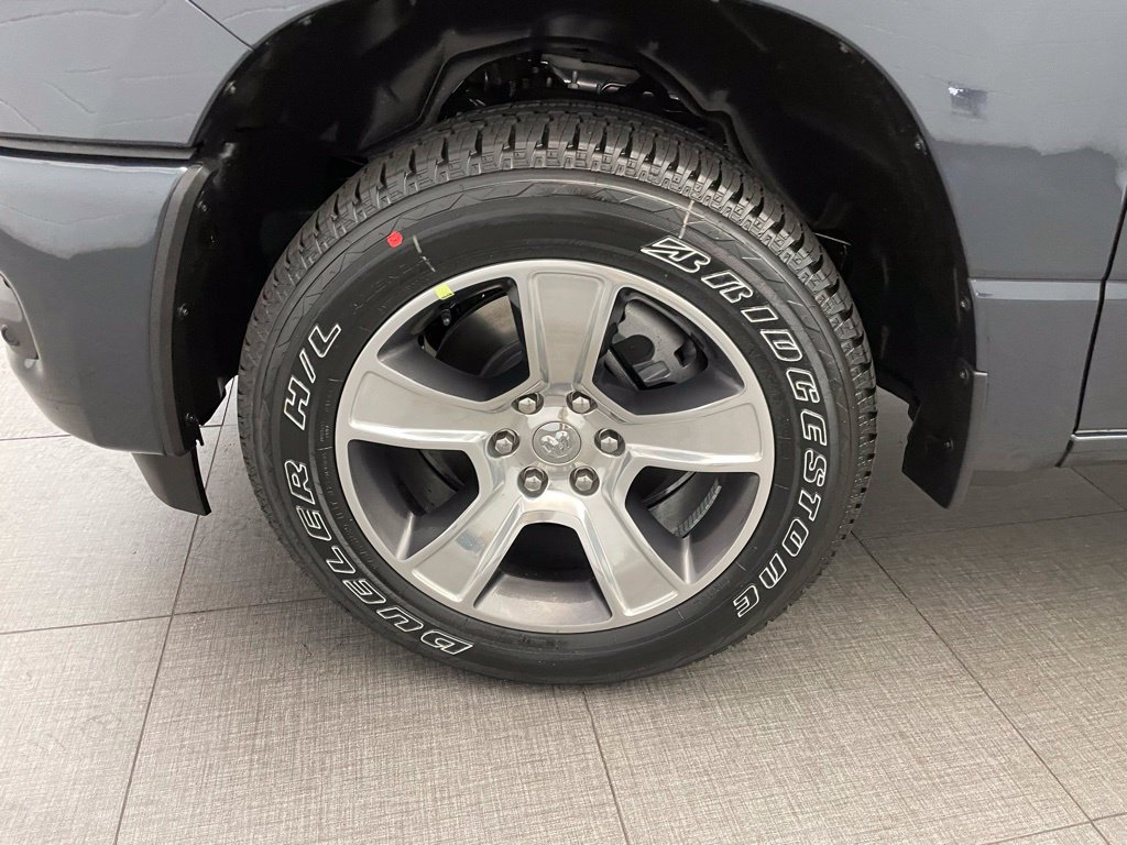 New 2026 RAM 1500 Express AWD/4WD image 8