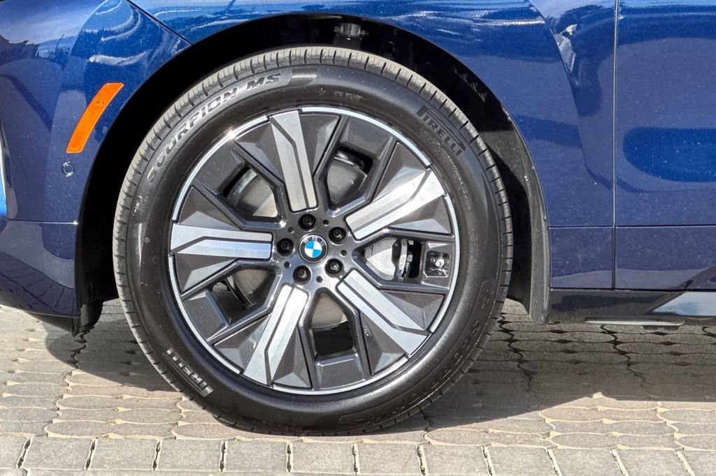 New 2026 BMW iX xDrive60 AWD/4WD image 33
