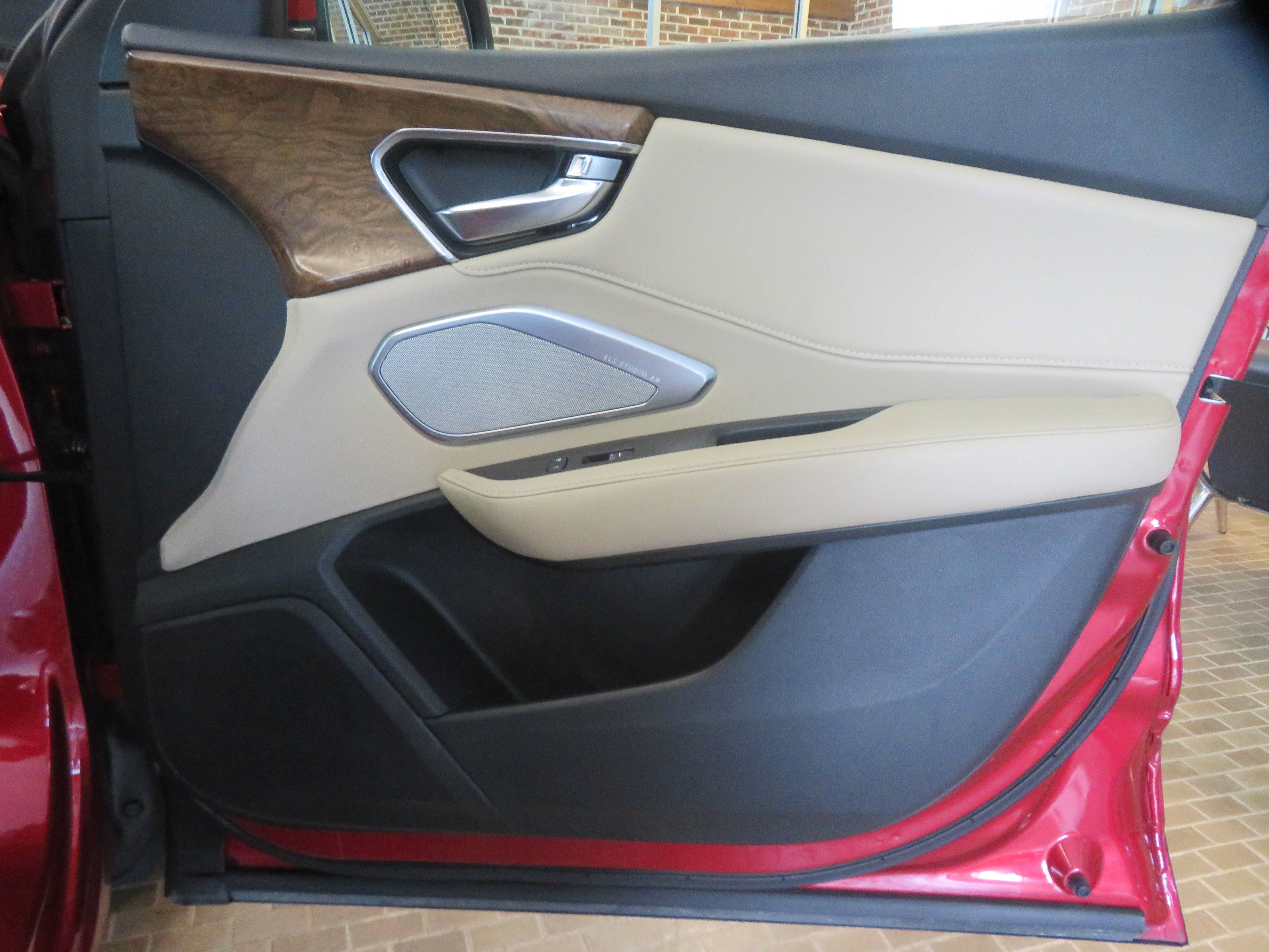 Used 2020 Acura RDX w/ Advance Package FWD image 23