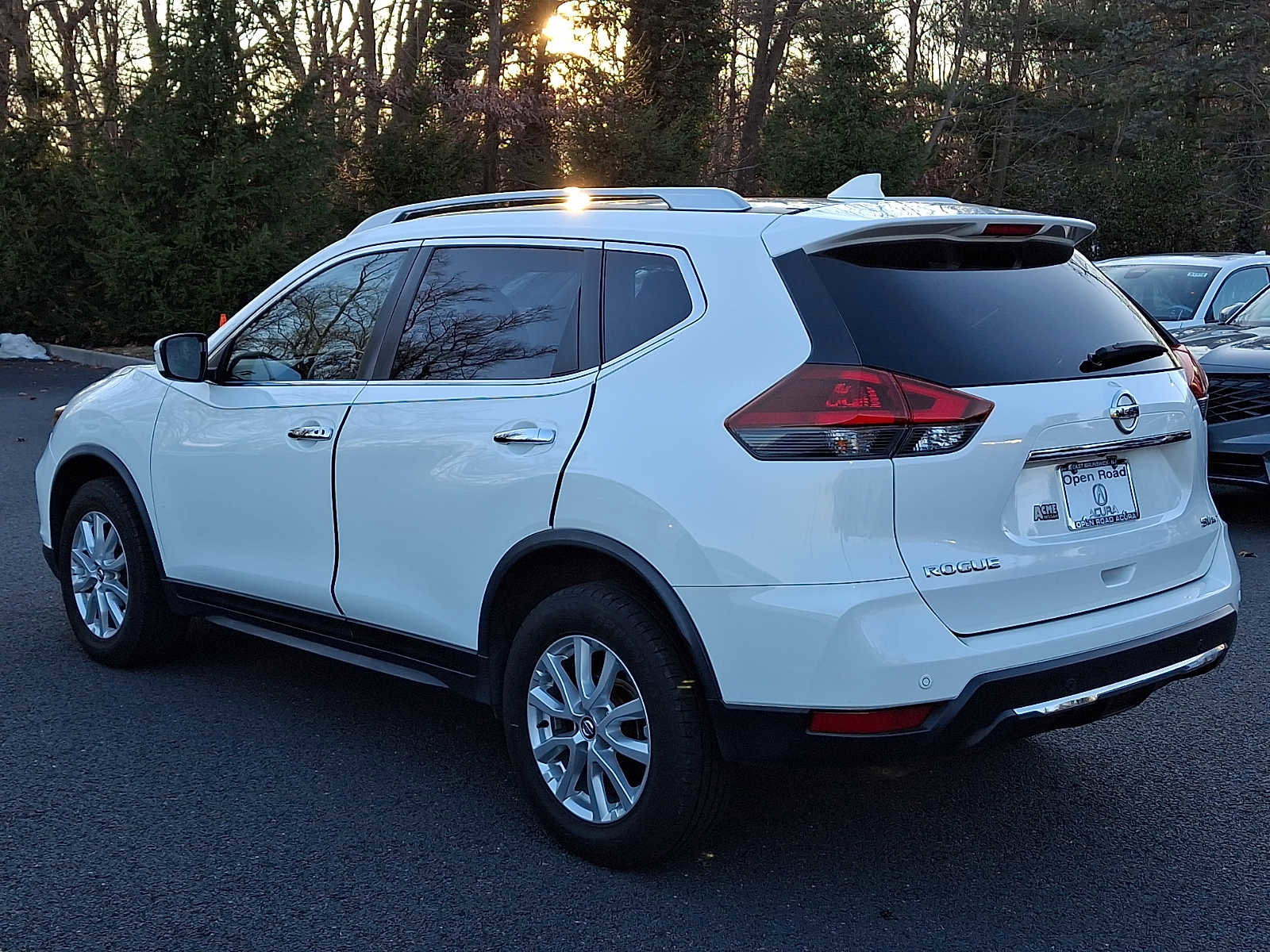 Used 2020 Nissan Rogue SV image 4