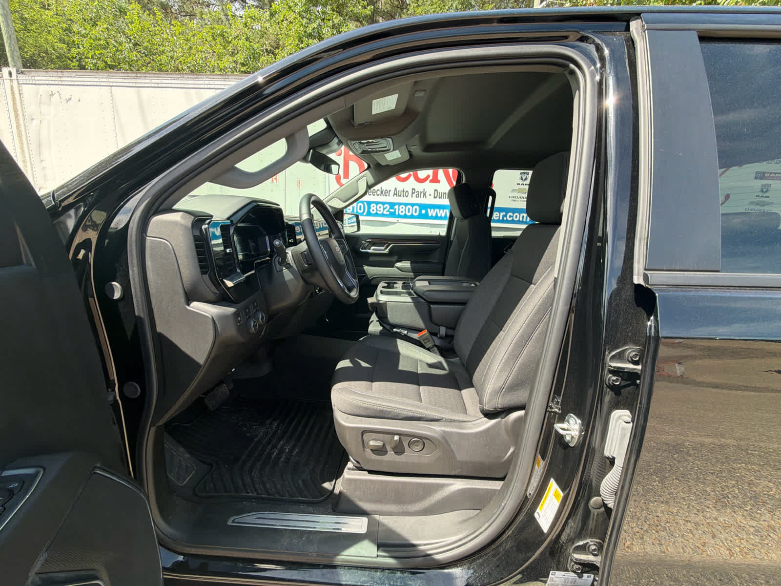 Used 2024 Chevrolet Silverado 1500 LT AWD/4WD image 19