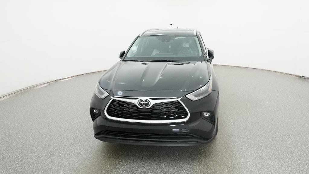 New 2026 Toyota Highlander XLE image 2