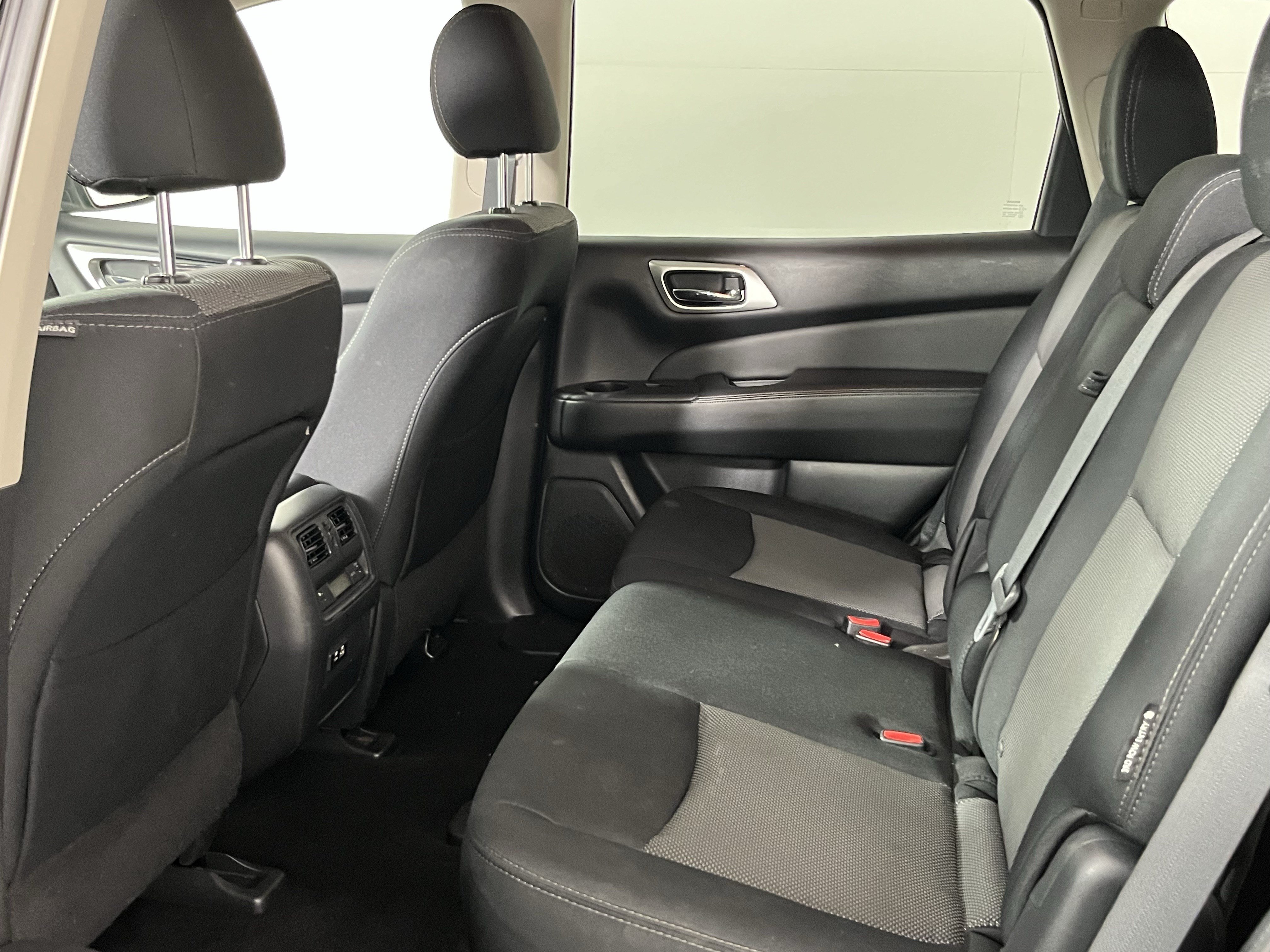 Used 2019 Nissan Pathfinder S AWD/4WD image 10