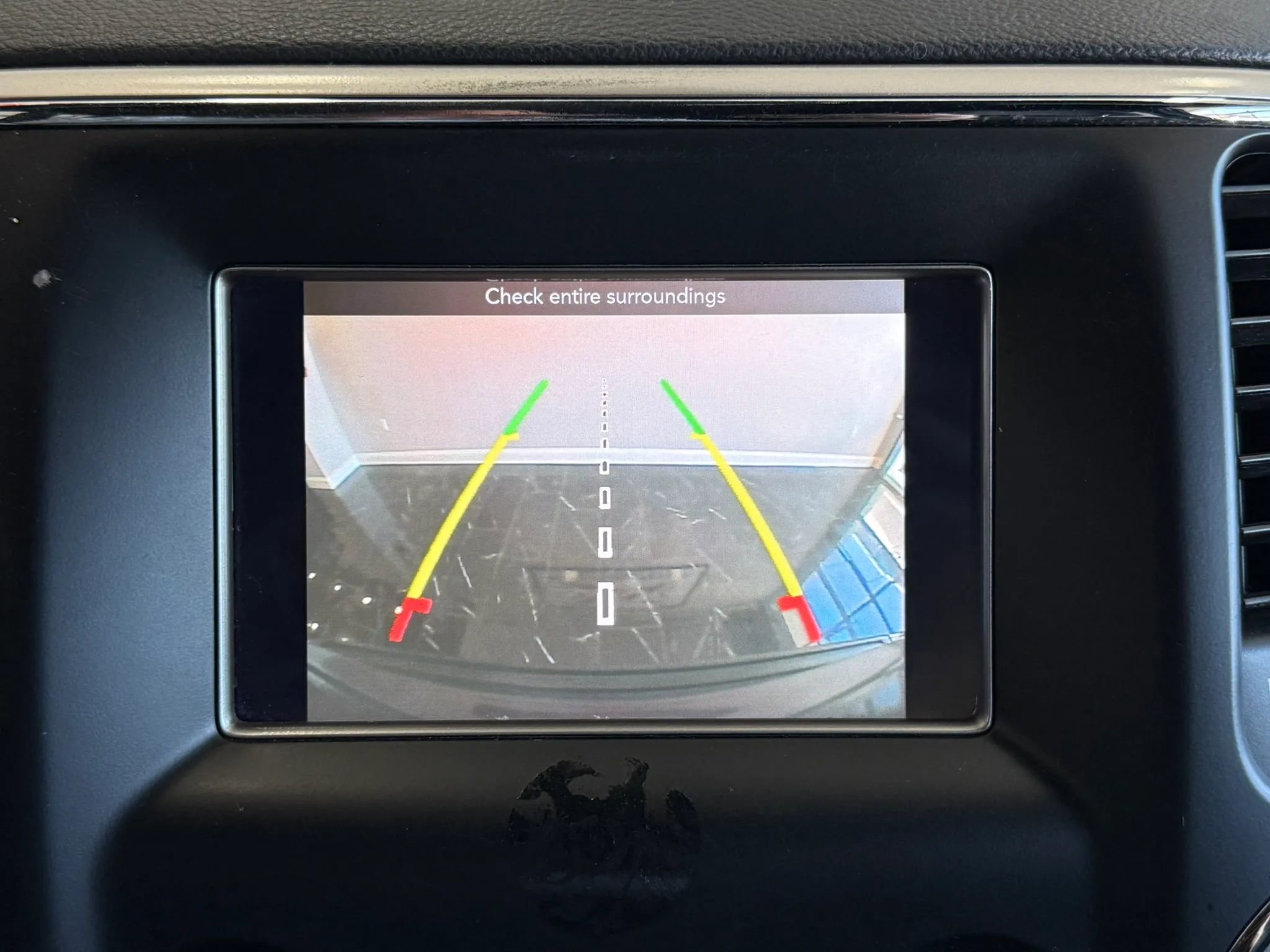 Used 2019 Jeep Grand Cherokee Laredo AWD/4WD image 16