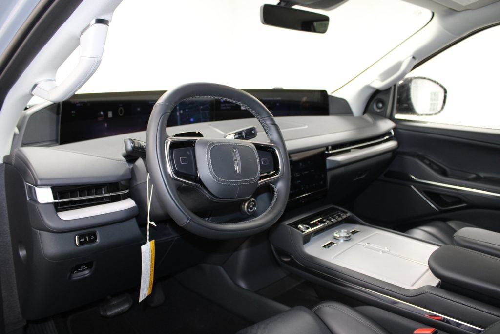 New 2027 Lincoln Navigator Premiere RWD image 25