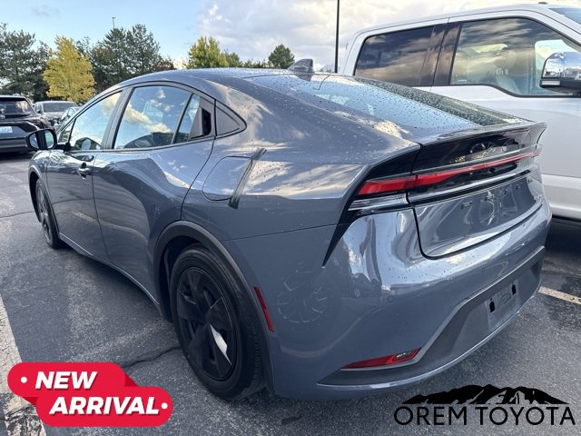 Used 2025 Toyota Prius LE FWD image 9