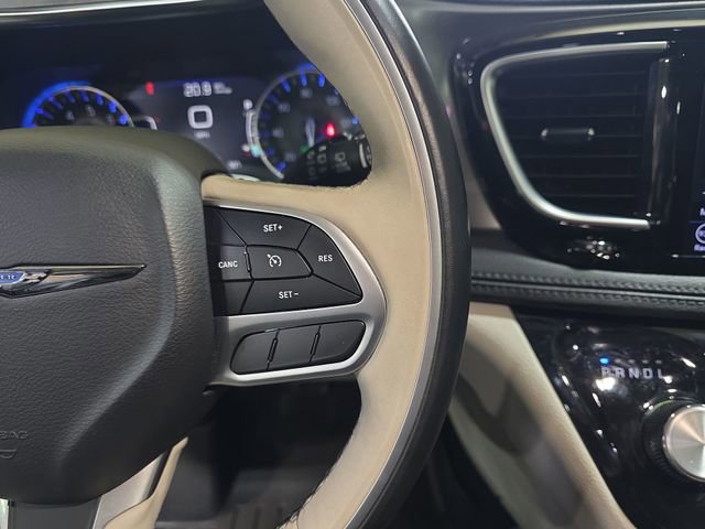 Used 2018 Chrysler Pacifica Limited w/ Tire & Wheel Group image 28