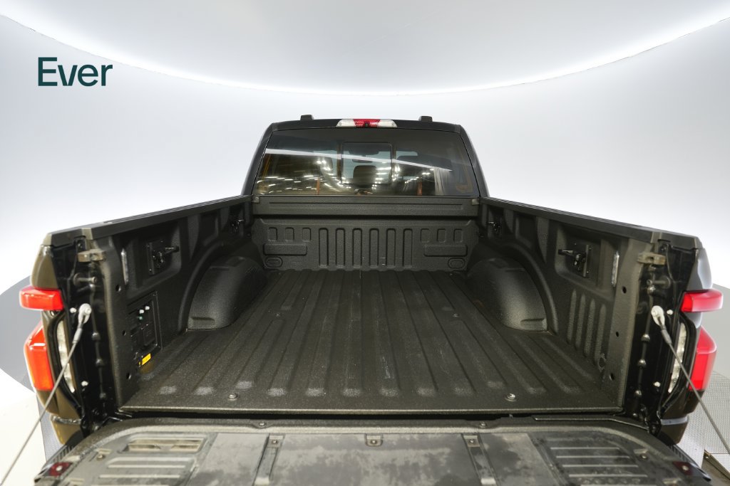 Used 2023 Ford F150 Lightning Lariat AWD/4WD image 8