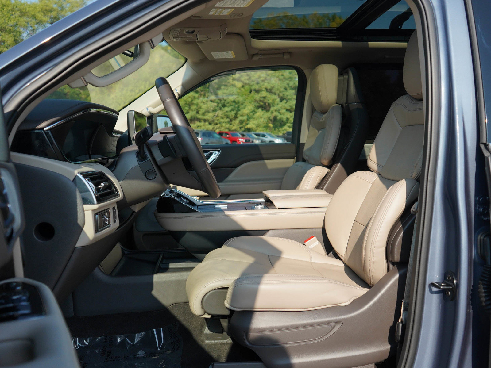 Used 2023 Lincoln Navigator L Reserve w/ Equipment Group 201A AWD/4WD image 24