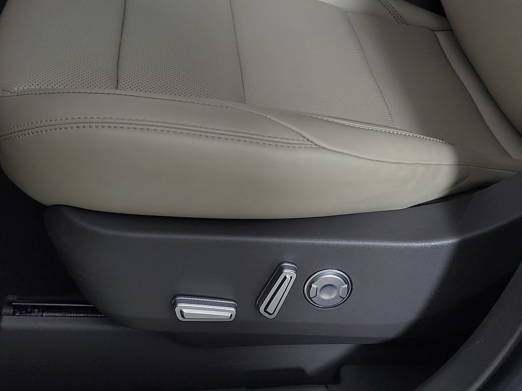 Certified 2025 Lincoln Nautilus Premier AWD/4WD image 16