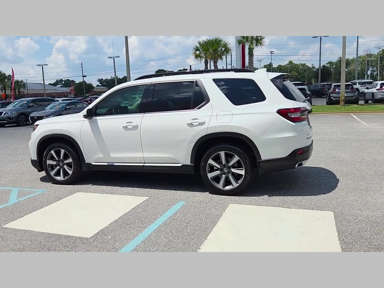 Used 2025 Honda Pilot Elite image 28