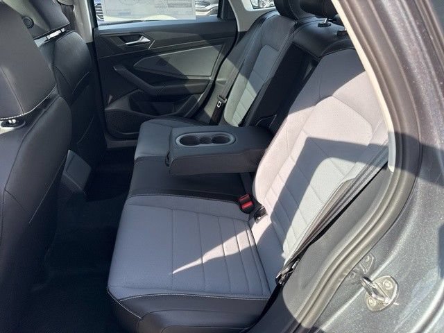 Used 2025 Volkswagen Jetta SE FWD image 66