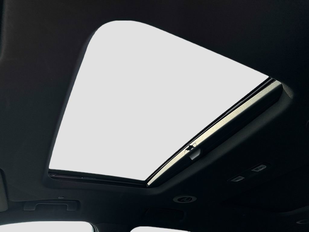 Used 2023 Chevrolet Traverse Premier w/ Redline Edition image 20