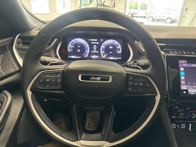 Used 2023 Jeep Grand Cherokee Altitude AWD/4WD image 35
