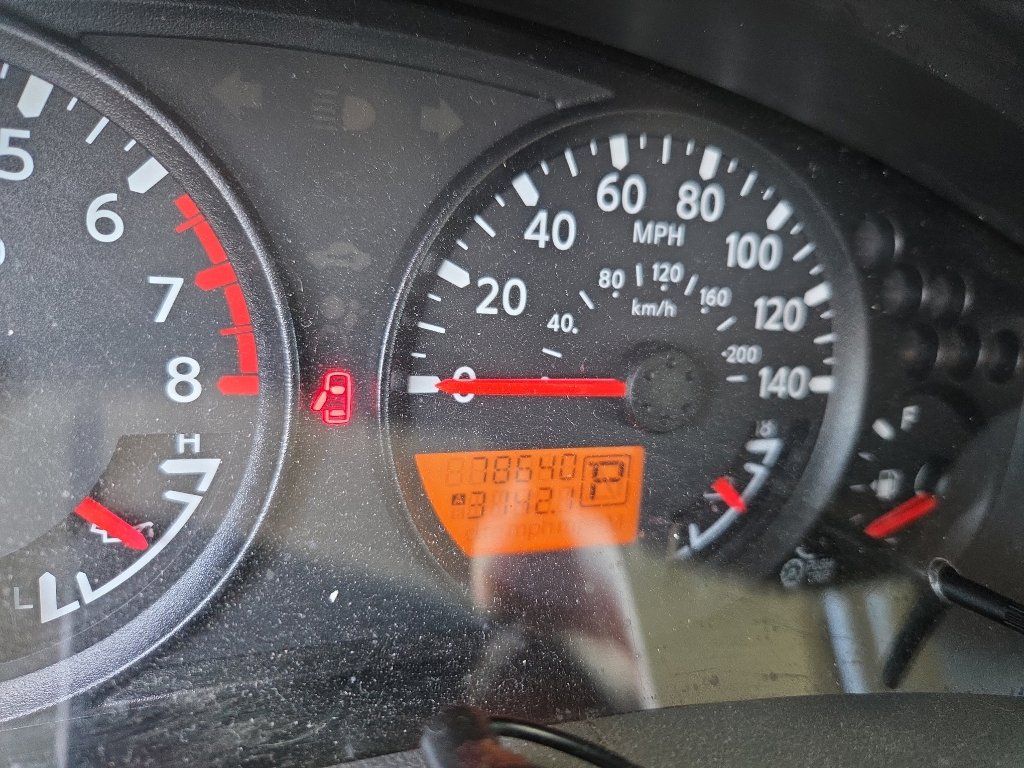 Used 2016 Nissan Frontier SV image 2