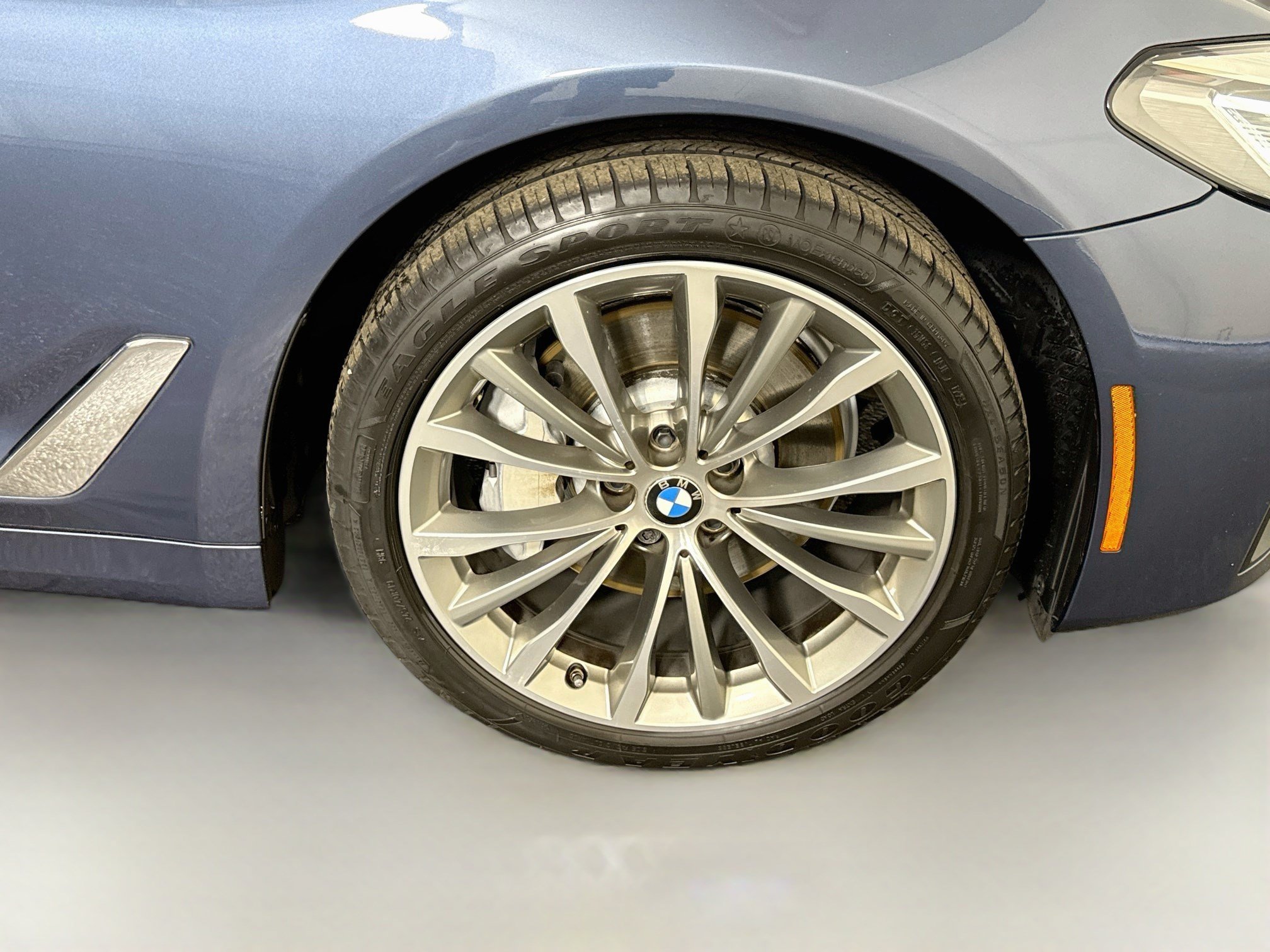 Used 2023 BMW 530i w/ Premium Package RWD image 32