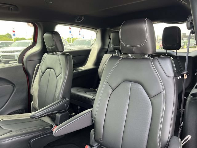 New 2026 Chrysler Voyager LX FWD image 27
