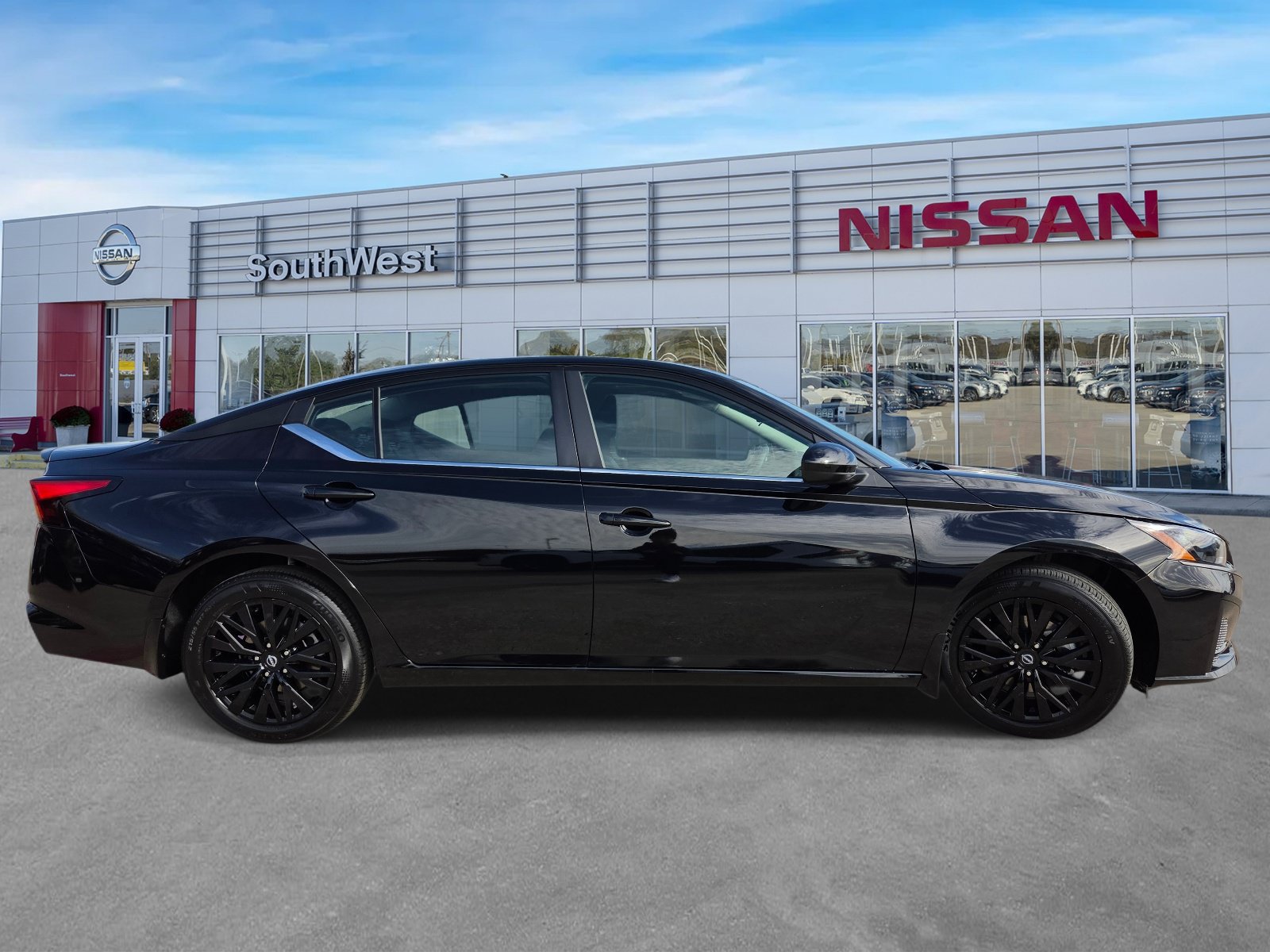New 2026 Nissan Altima 2.5 SV FWD image 4