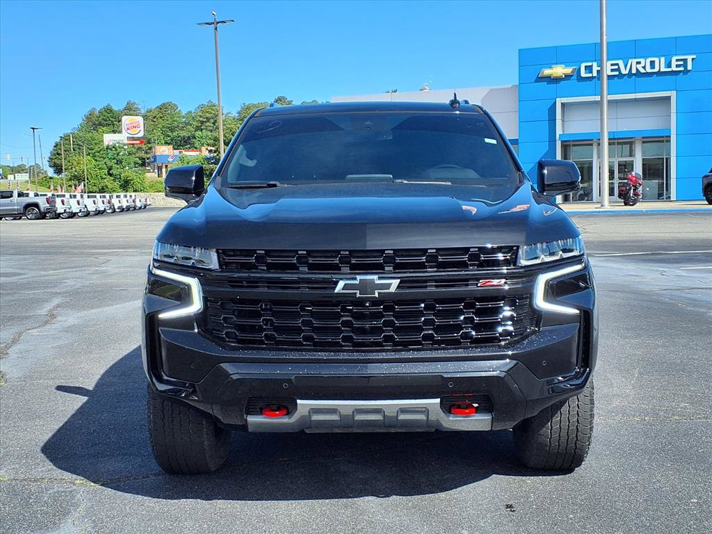 Used 2023 Chevrolet Suburban Z71 w/ Luxury Package AWD/4WD image 2
