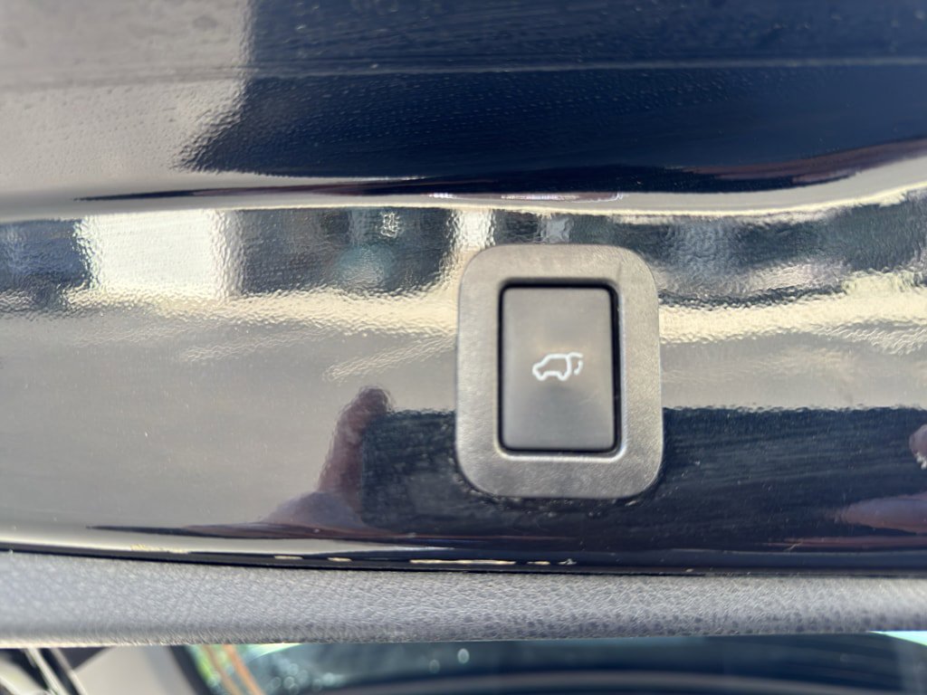 Used 2019 Toyota Highlander XLE AWD/4WD image 8