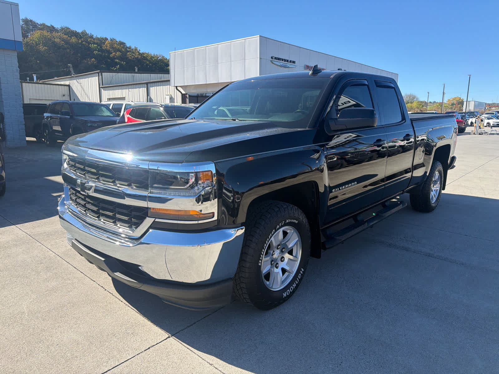 Used 2019 Chevrolet Silverado 1500 LT RWD image 4