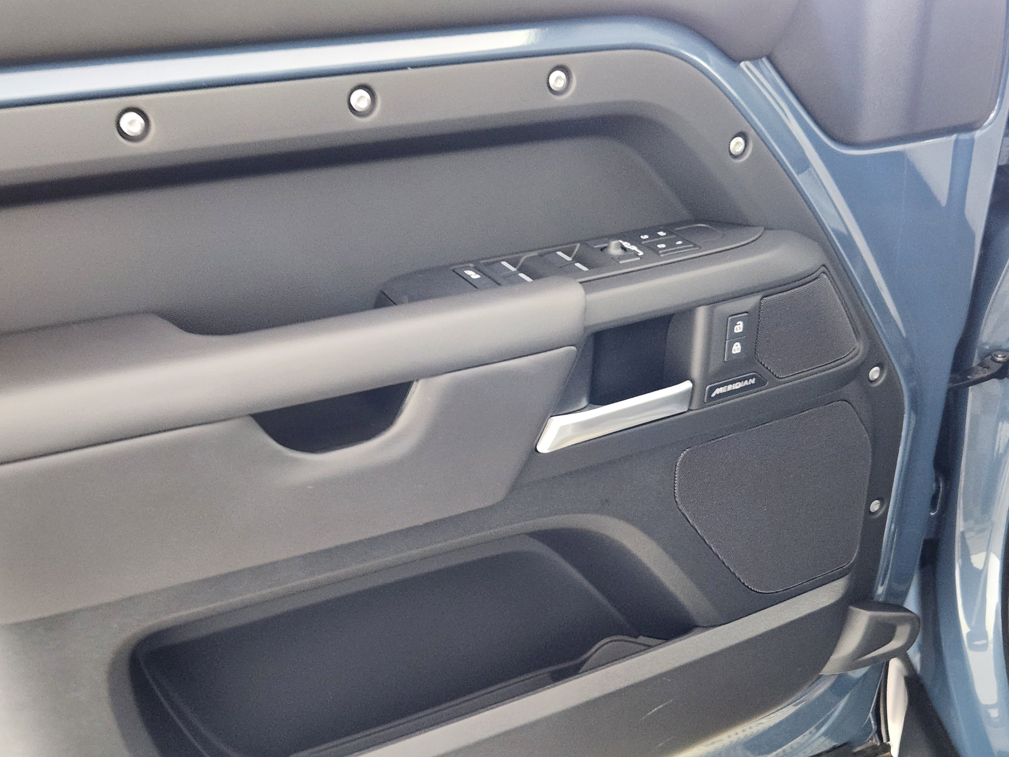 Used 2025 Land Rover Defender 110 S image 16