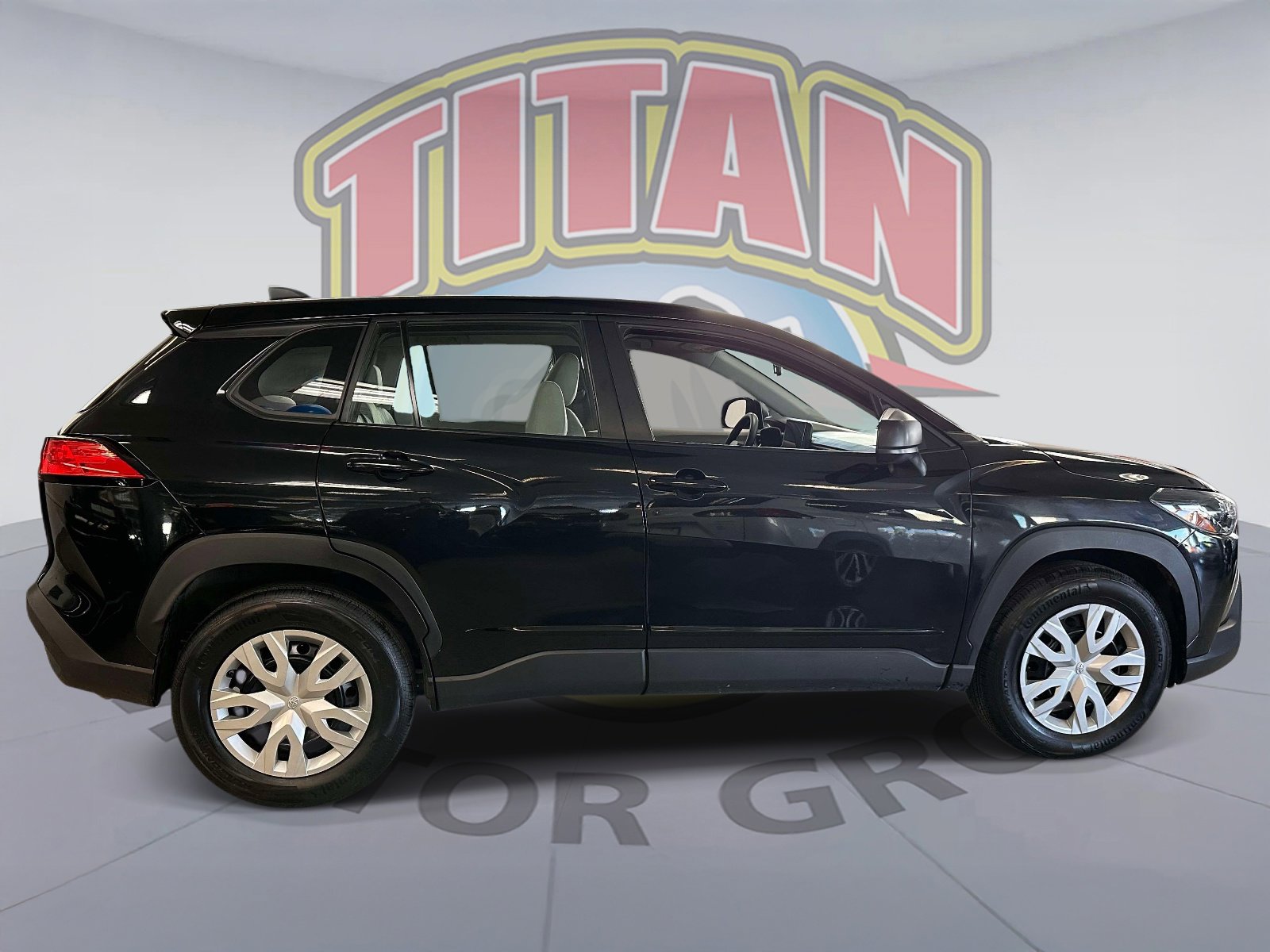 Used 2023 Toyota Corolla Cross L AWD/4WD image 2