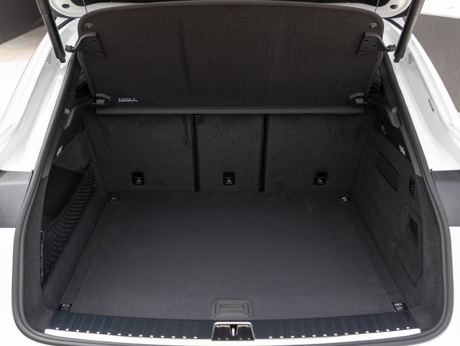 Used 2025 Porsche Cayenne S image 31