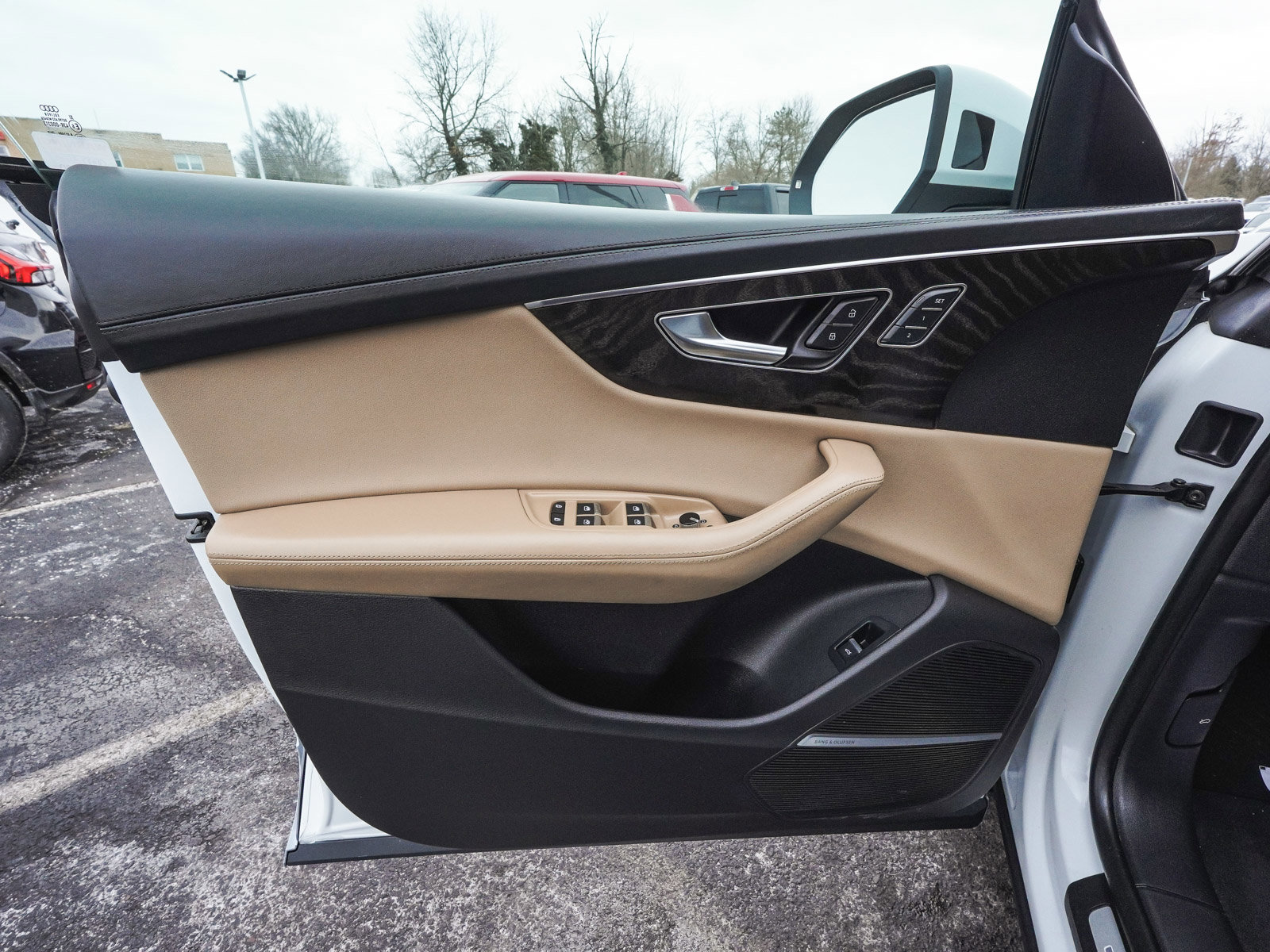 Used 2022 Audi Q8 Prestige w/ Prestige Package image 9