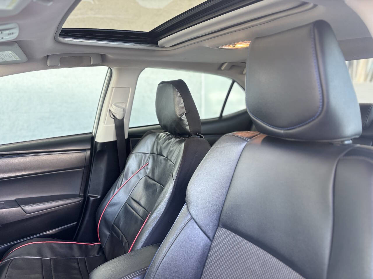 Used 2019 Toyota Corolla SE w/ SE Premium Package FWD image 14