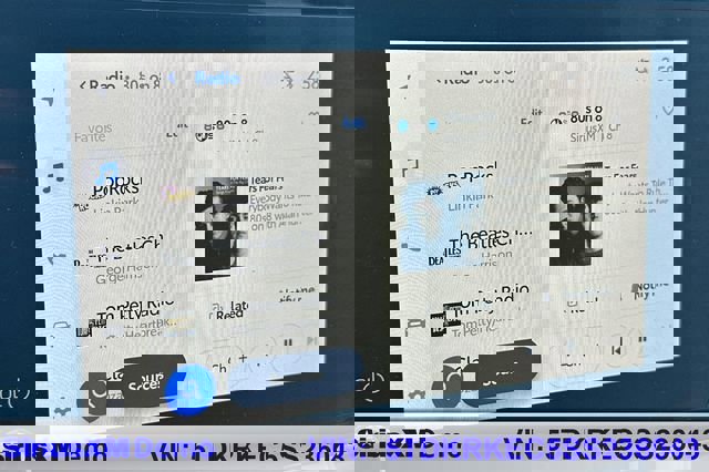 Used 2025 Toyota Sienna LE image 35