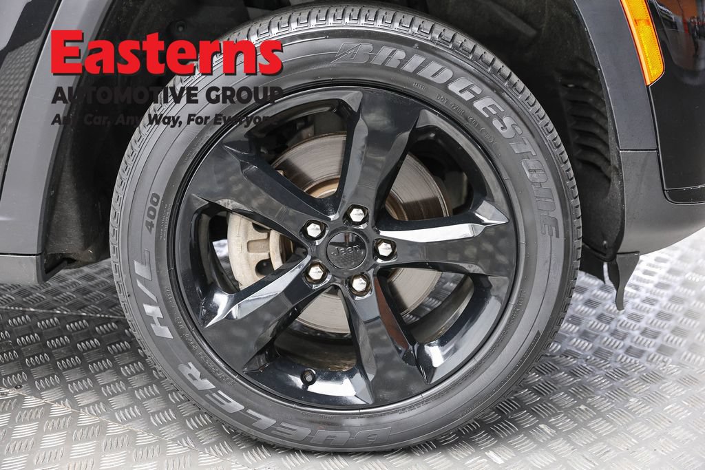 Used 2023 Jeep Grand Cherokee L Laredo AWD/4WD image 34
