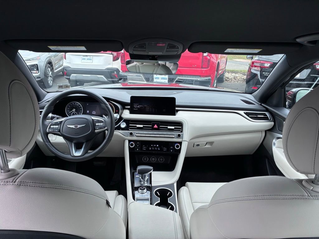Used 2025 Genesis G70 2.5T image 15