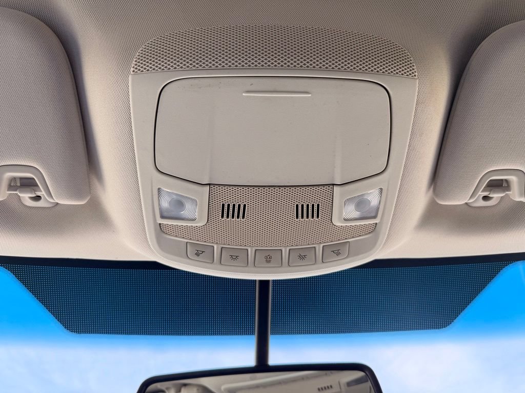 Used 2015 Ford Edge SEL FWD image 25