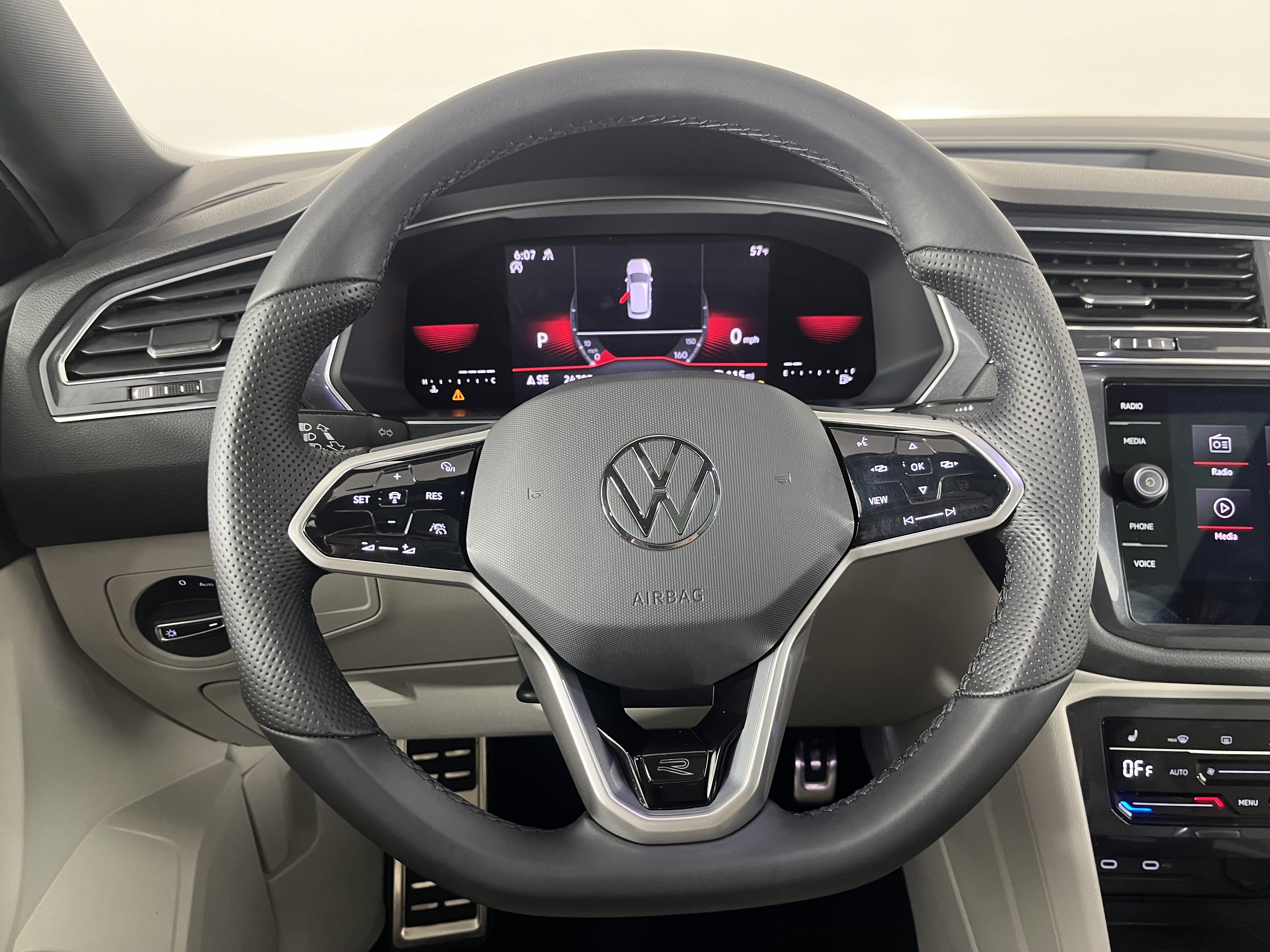 Used 2023 Volkswagen Tiguan SE R-Line AWD/4WD image 12
