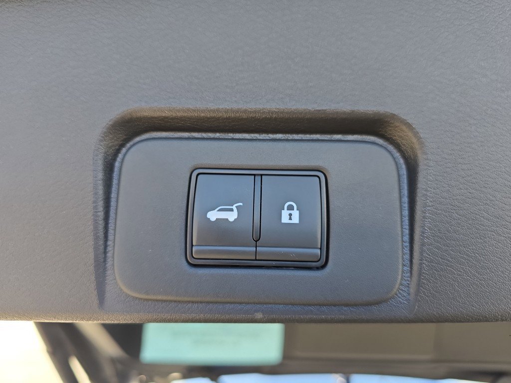 Used 2025 Nissan Rogue SV image 22