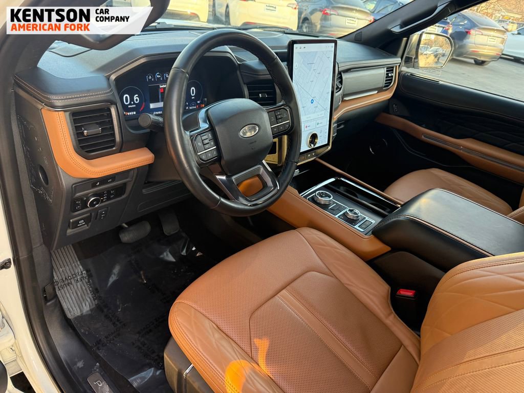 Used 2024 Ford Expedition Platinum image 34