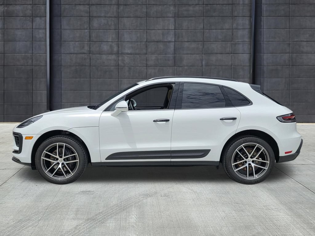 Used 2026 Porsche Macan AWD/4WD image 2