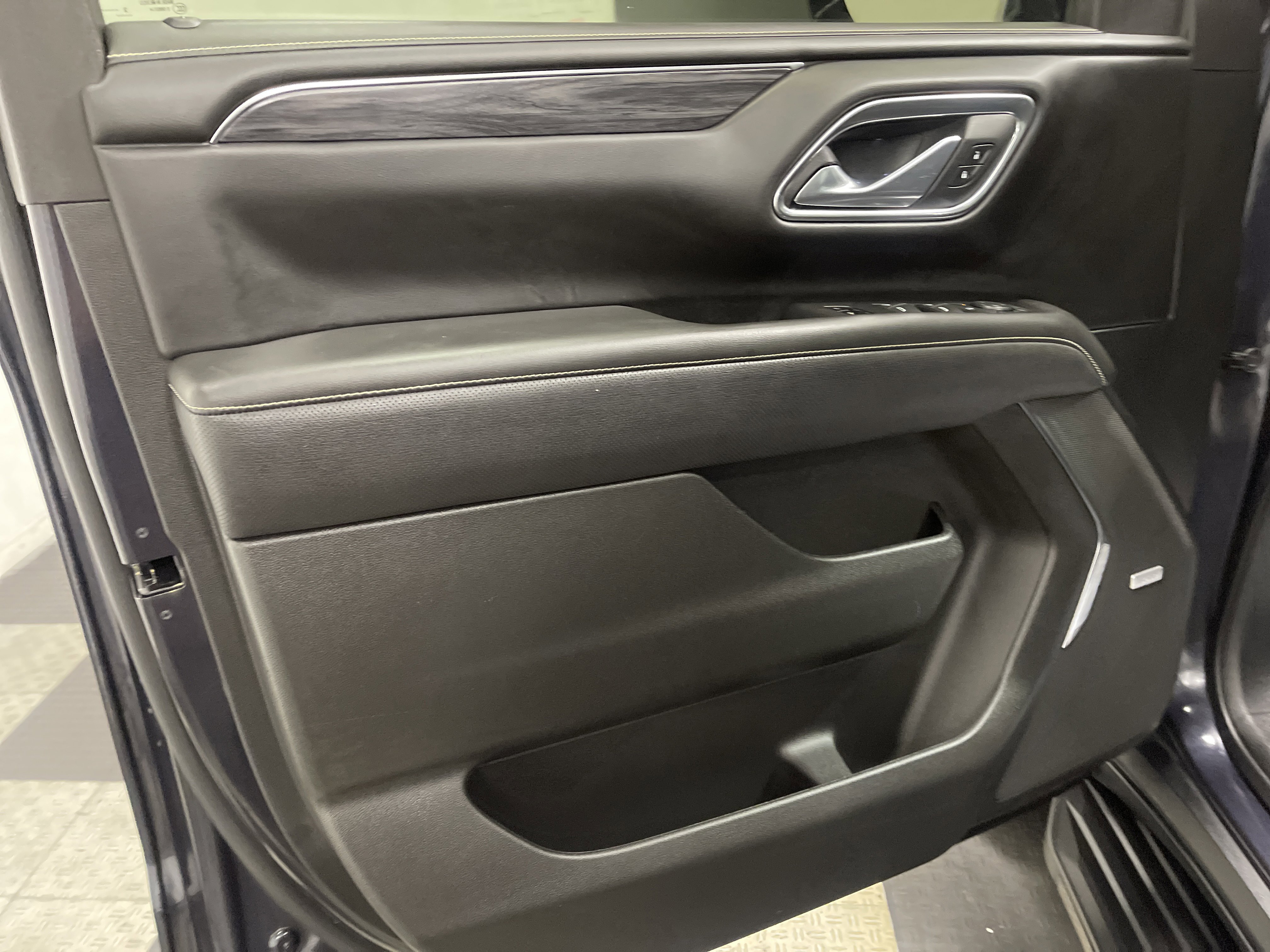 Used 2023 GMC Yukon SLT image 10