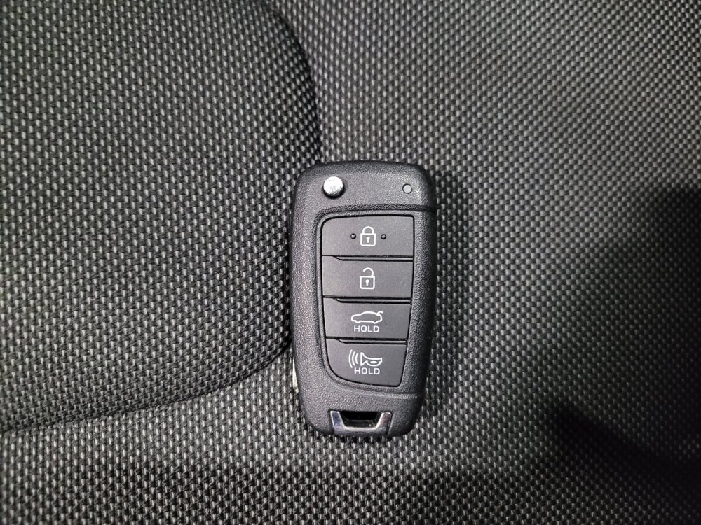Used 2024 Hyundai Elantra SE FWD image 32