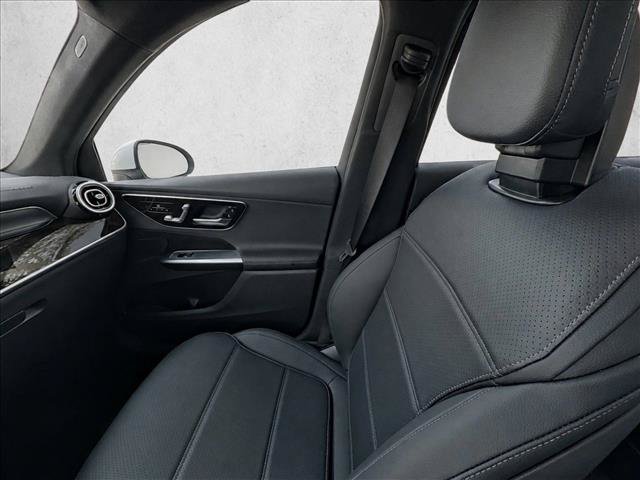 Used 2026 Mercedes-Benz GLC 300 image 19