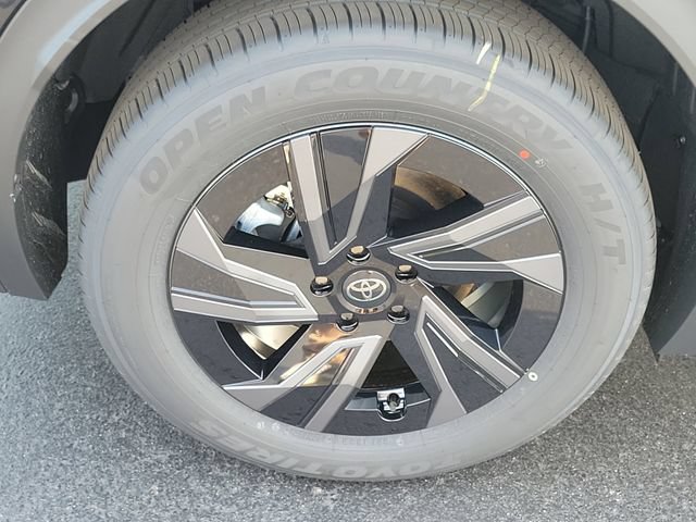 New 2026 Toyota C-HR AWD/4WD image 5