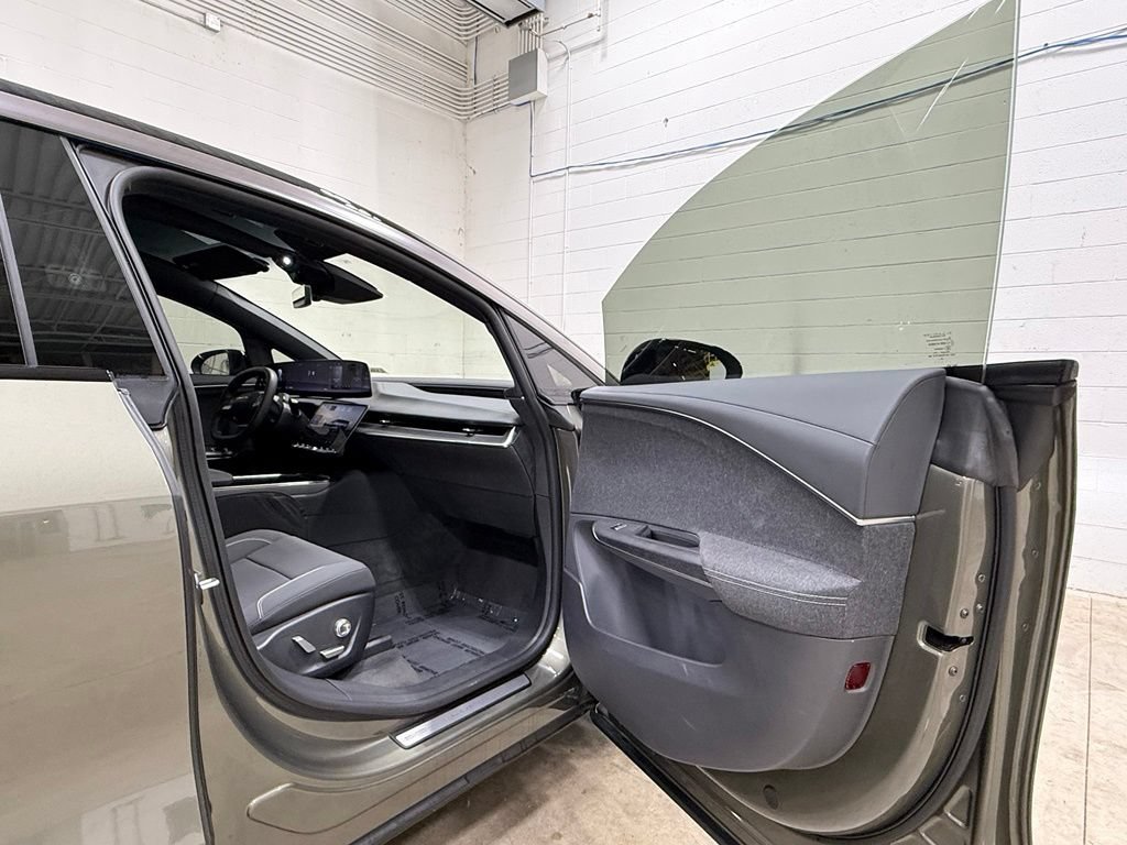 Used 2026 Lucid Gravity Grand Touring AWD/4WD image 48