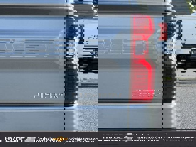 Used 2023 Chevrolet Silverado 1500 Custom image 8